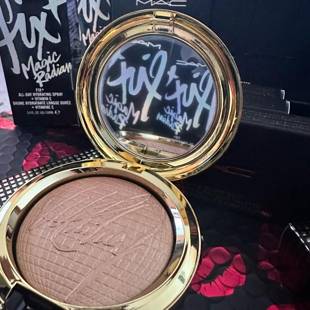 MAC🖌️WHITNEY HOUSTON Extra Dimension Skinfinish Highlighter. LIMITED EDITION. - Picture 7 of 10